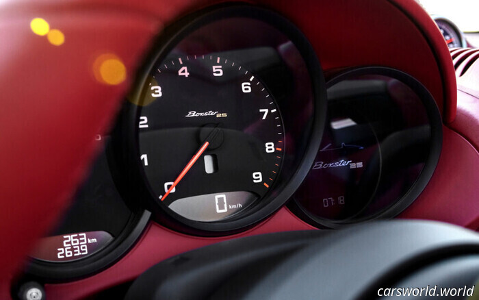 Ella sacó un Cayman GT4 por su cumpleaños; la policía se lo llevó | Carscoops